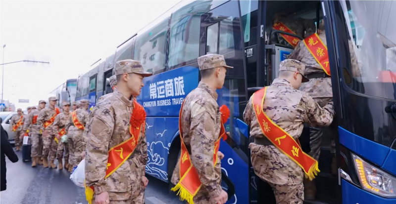 常運集團圓滿完成上半年新兵運送任務